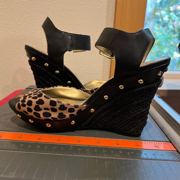 Guess Leopard Women’s Size 7 - Picture 6 of 14